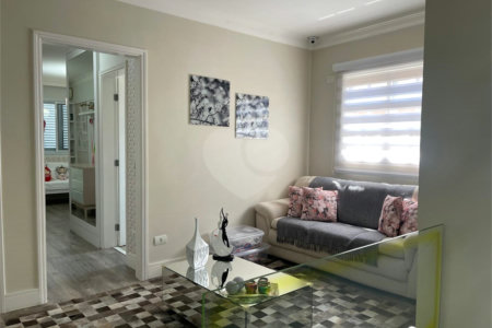 Casa à venda com 4 quartos, sendo 2 suítes,  no condomínio Village Place, São Paulo - SP