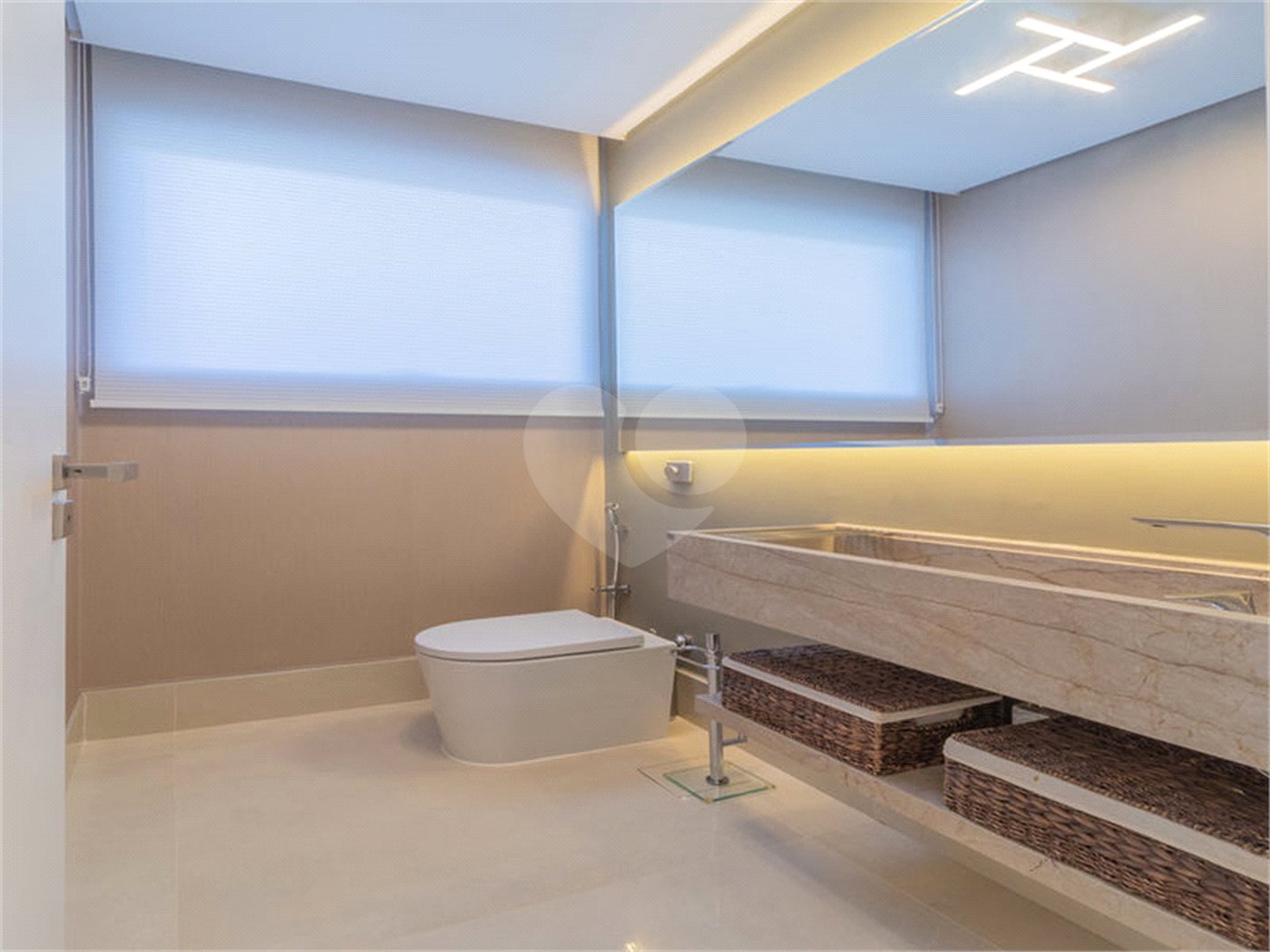 Casa à venda com 3 suítes no condomínio Parque Imperial da Cantareira, Mairiporã - SP