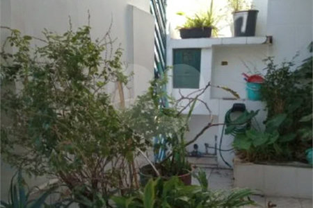 Sobrado à venda com 3 quartos, sendo 1 suíte, em Vila Paulicéia, São Paulo, SP