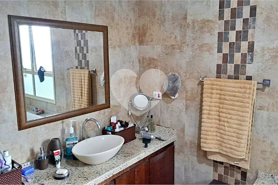 Casa à venda com 8 quartos, sendo 4 suítes, em Roseira, Mairiporã, SP