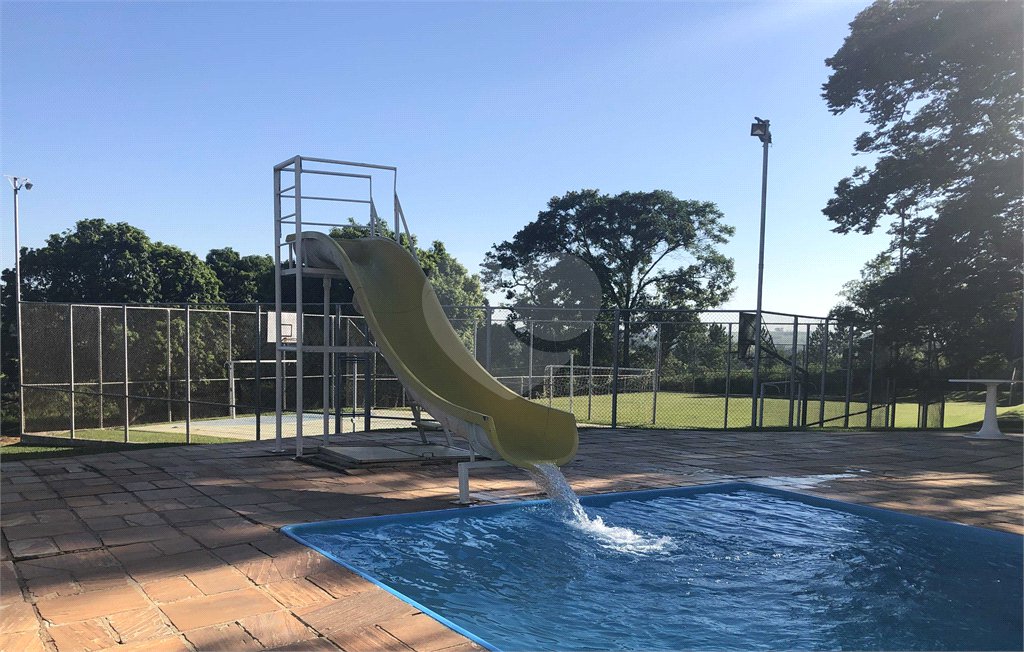 Chácara à venda com 9 quartos, sendo 6 suítes,  em Araçoiaba da Serra, SP