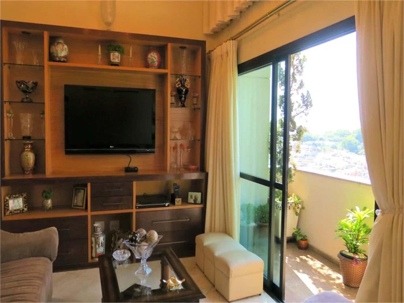 Apartamento à venda com 4 quartos, sendo 3 suítes,  em Vila Suzana, São Paulo, SP