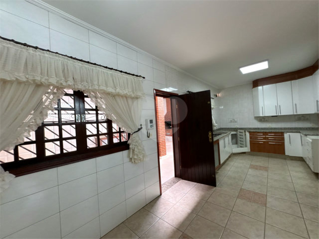 Sobrado à venda ou para alugar com 3 quartos, sendo 1 suíte,  em Santana, São Paulo, SP