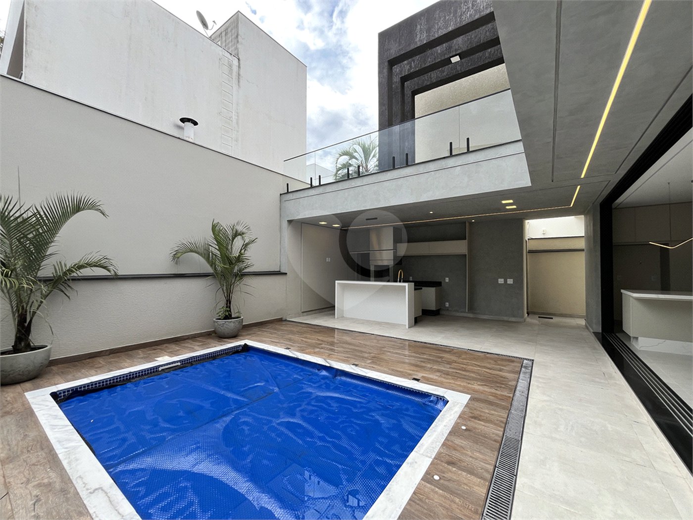 Casa à venda com 4 suítes no condomínio Mont Blanc, Sorocaba - SP