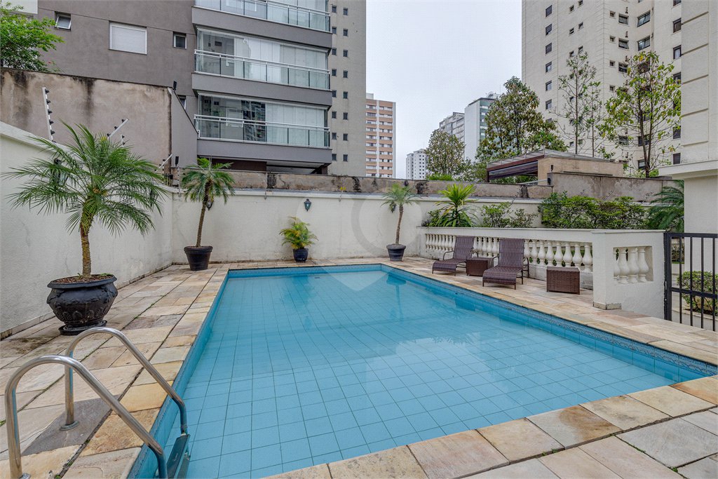 Apartamento à venda com 4 quartos, sendo 2 suítes, em Campo Belo, São Paulo, SP