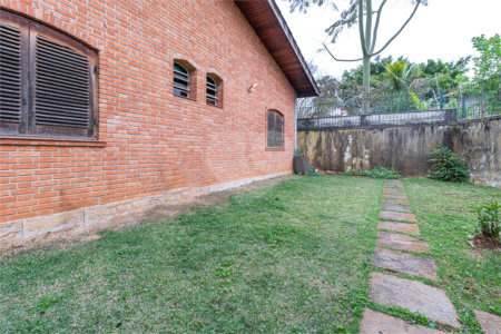 Casa Térrea à venda com 3 suítes em Jardim dos Estados, São Paulo, SP