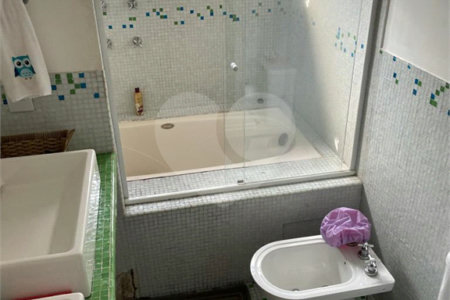 Casa à venda com 4 quartos, sendo 1 suíte, em Vila Morumbi, São Paulo, SP