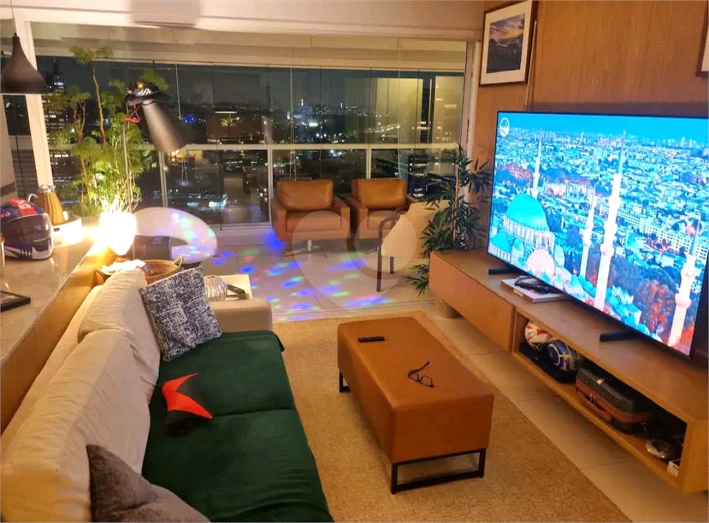 Apartamento à venda com 2 quartos, sendo 1 suíte, em Pinheiros, São Paulo, SP