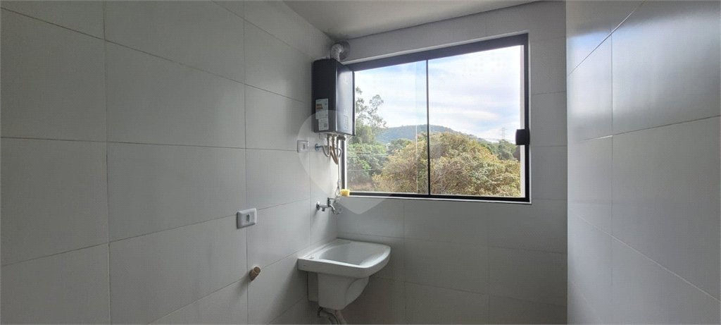 Apartamento para alugar com 2 quartos, sendo 1 suíte, em Jardim Carambeí, São Roque, SP