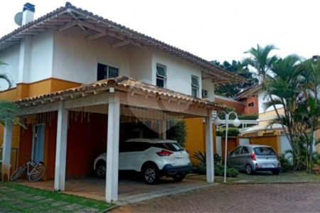 Casa à venda com 4 quartos, sendo 2 suítes, no condomínio Canamari, São Paulo - SP