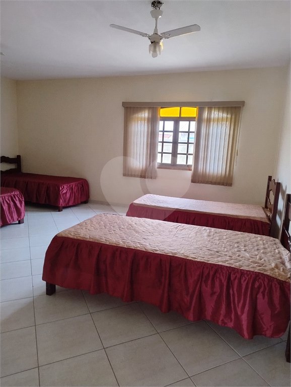 Sobrado à venda com 6 quartos, sendo 2 suítes, em Balneário Stella Maris, Peruíbe, SP