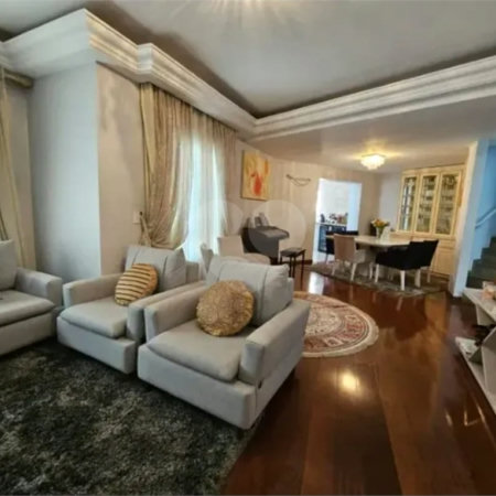 Casa à venda com 3 quartos, sendo 2 suítes, no condomínio Vila Borghese, São Paulo - SP