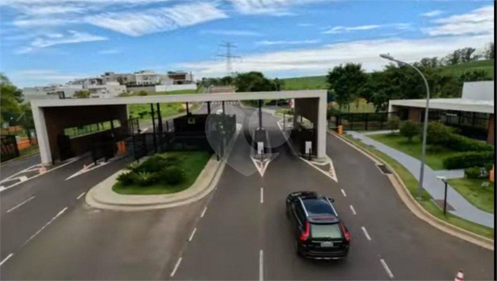 Casa à venda com 3 quartos, sendo 2 suítes,  no condomínio Alphaville Dom Pedro Iii, Campinas - SP