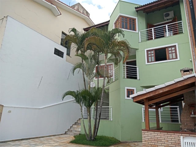 Sobrado à venda com 4 quartos, sendo 3 suítes,  em Tremembé, São Paulo, SP