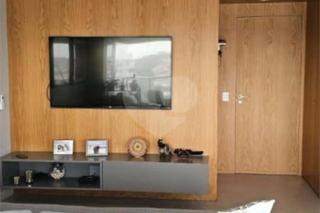 Apartamento à venda com 3 suítes em Mirandópolis, São Paulo, SP