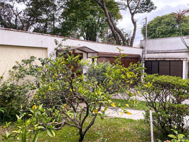Casa à venda com 5 quartos, sendo 3 suítes,  em Brooklin, São Paulo, SP