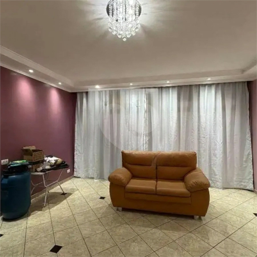 Casa à venda com 3 quartos em Vila dos Remédios, São Paulo, SP