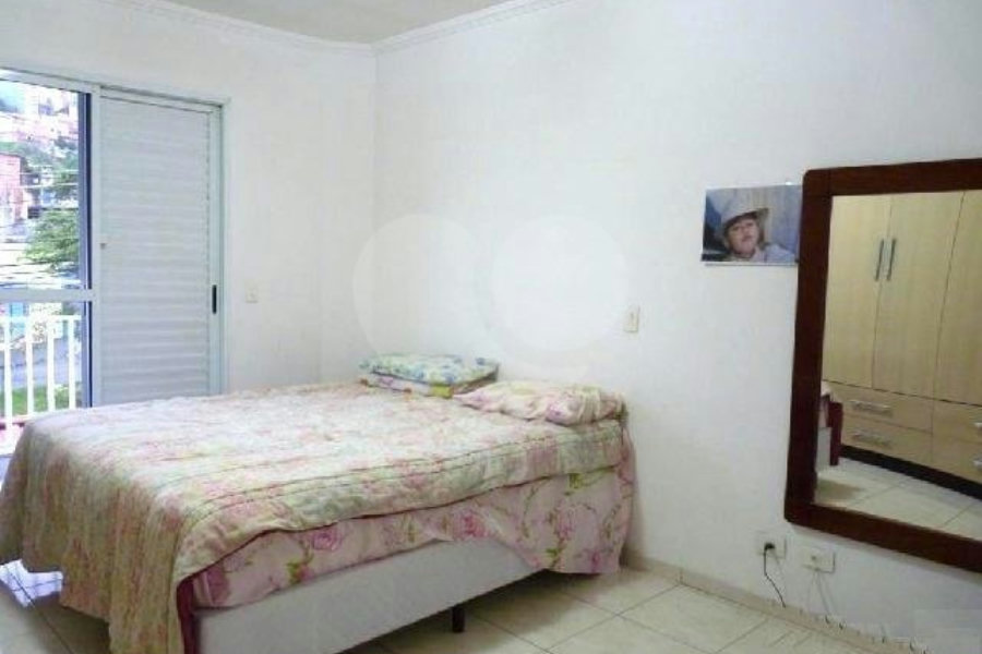 Sobrado à venda com 3 quartos, sendo 1 suíte, em Parque Continental II, Guarulhos, SP