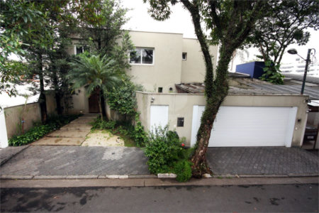Sobrado à venda com 4 quartos, sendo 2 suítes, em Granja Julieta, São Paulo, SP
