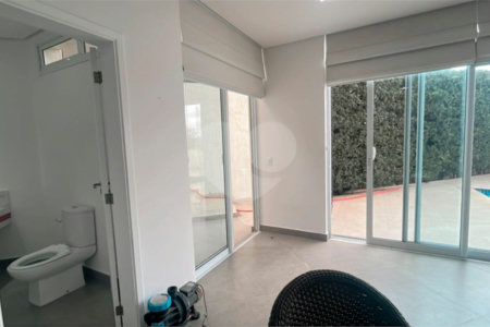 Sobrado à venda com 3 quartos, sendo 1 suíte, em Cidade Parquelandia, Mogi das Cruzes, SP