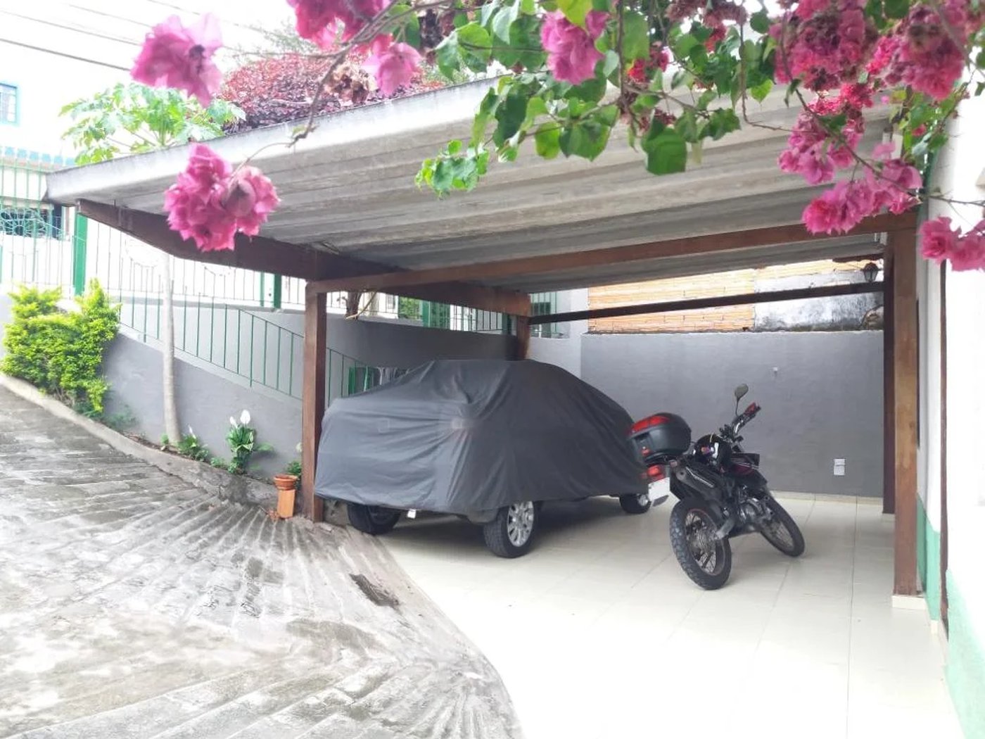 Casa à venda com 4 quartos, sendo 1 suíte, em Jardim Helga, São Paulo, SP