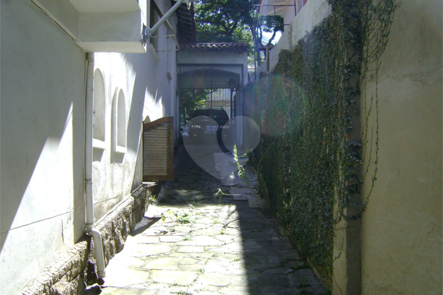 Casa Térrea à venda com 5 quartos, sendo 1 suíte, em Pacaembú, São Paulo, SP