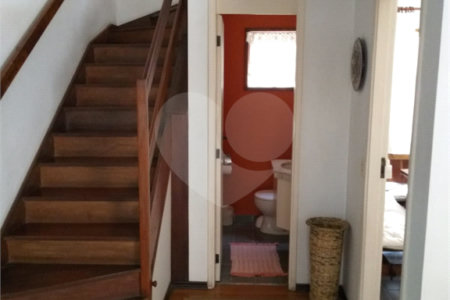 Casa à venda com 4 quartos, sendo 2 suítes, no condomínio Vila Panamericana, São Paulo - SP