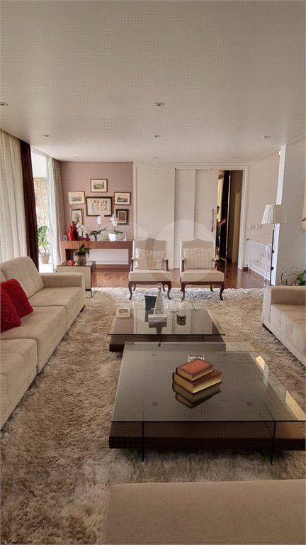 Casa à venda com 3 suítes no condomínio Residencial dos Lagos, Itupeva - SP
