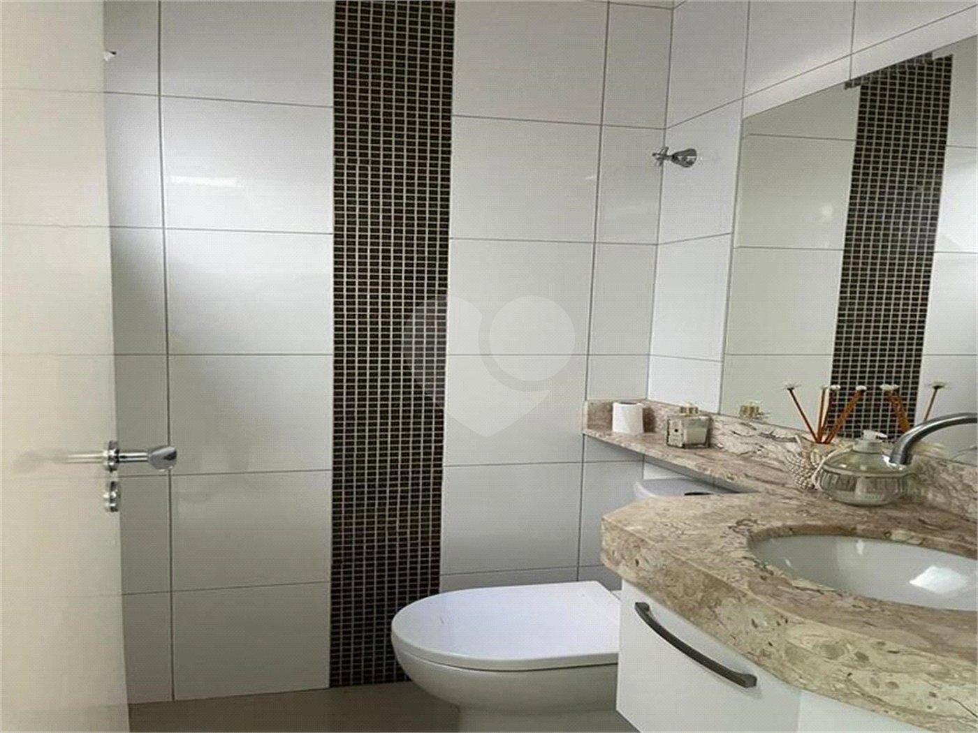Sobrado à venda com 3 quartos, sendo 1 suíte, no Centro, Indaiatuba, SP