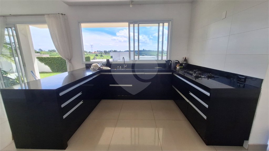 Casa à venda com 4 quartos, sendo 3 suítes,  no condomínio Fazenda Alta Vista, Salto de Pirapora - SP