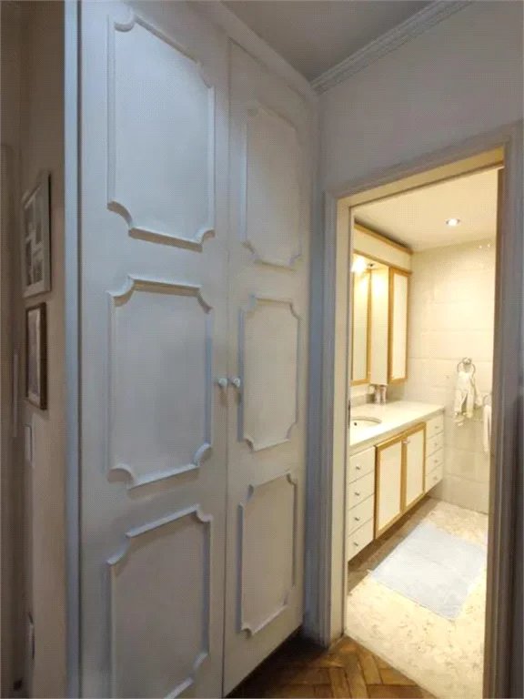 Apartamento à venda com 4 quartos, sendo 1 suíte, em Brooklin Paulista, São Paulo, SP