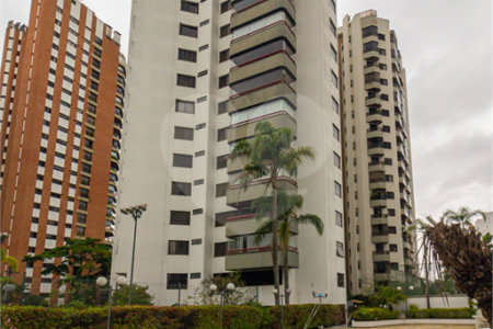 Apartamento à venda com 4 quartos, sendo 3 suítes, em Campo Belo, São Paulo, SP