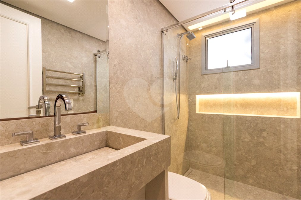 Apartamento à venda com 3 quartos, sendo 1 suíte,  em Vila Uberabinha, São Paulo, SP