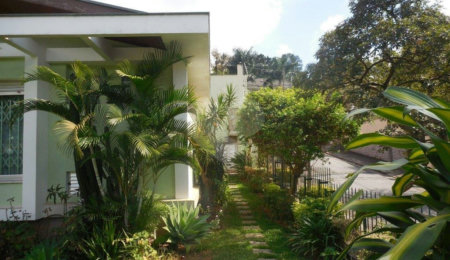 Casa Térrea à venda com 4 quartos, sendo 2 suítes,  em Jardim Floresta, São Paulo, SP