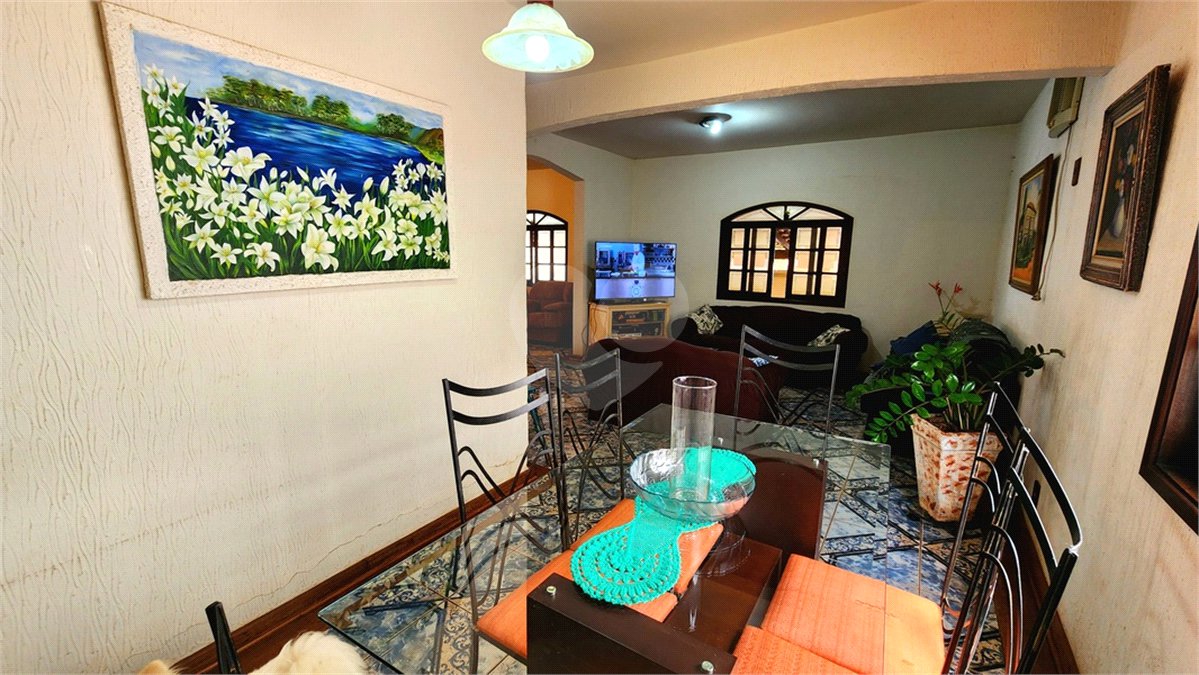 Casa à venda com 4 quartos, sendo 1 suíte, em Jardim Nova Época, Araraquara, SP