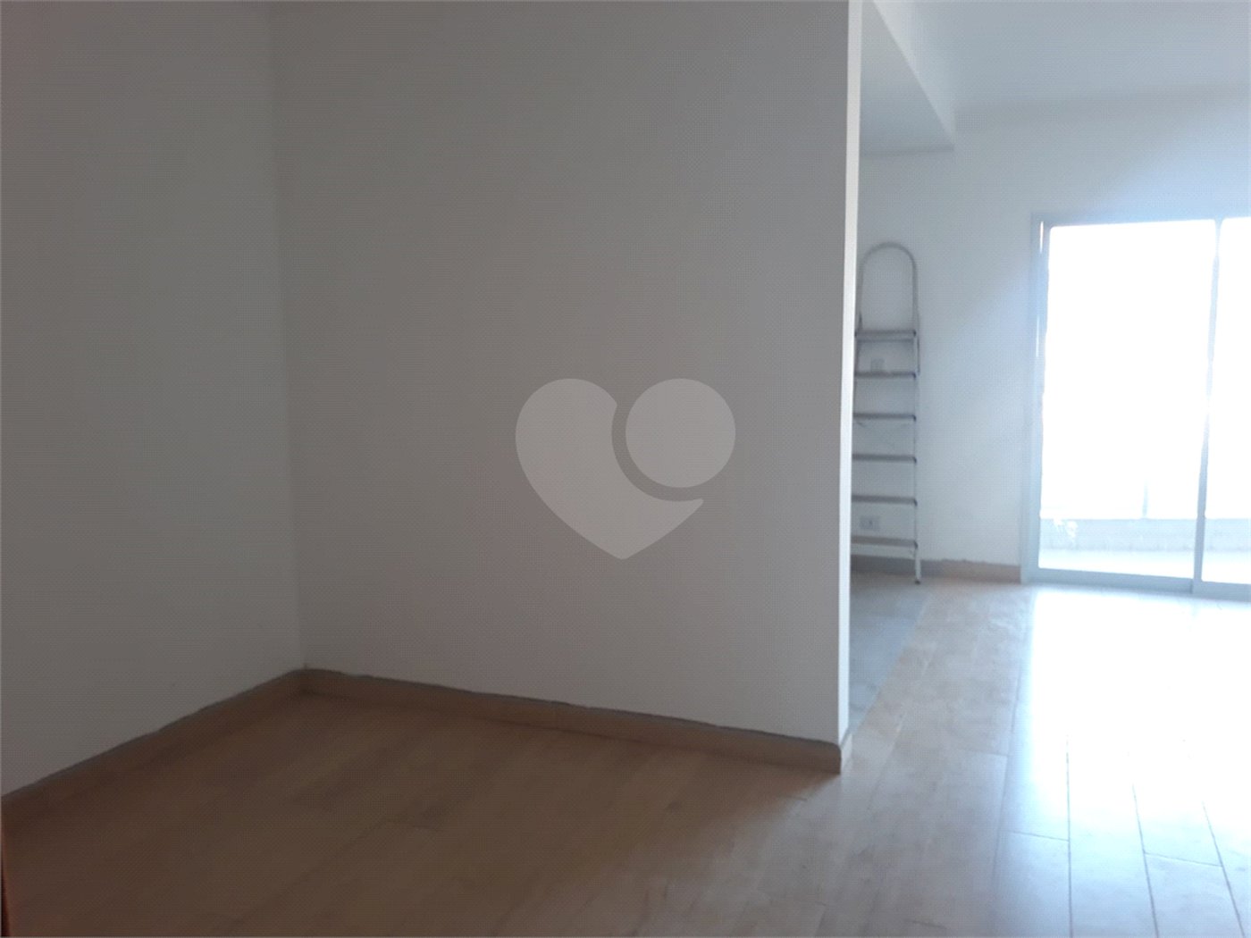 Apartamento à venda ou para alugar com 2 quartos, sendo 1 suíte,  em Jardim Flórida, São Roque, SP