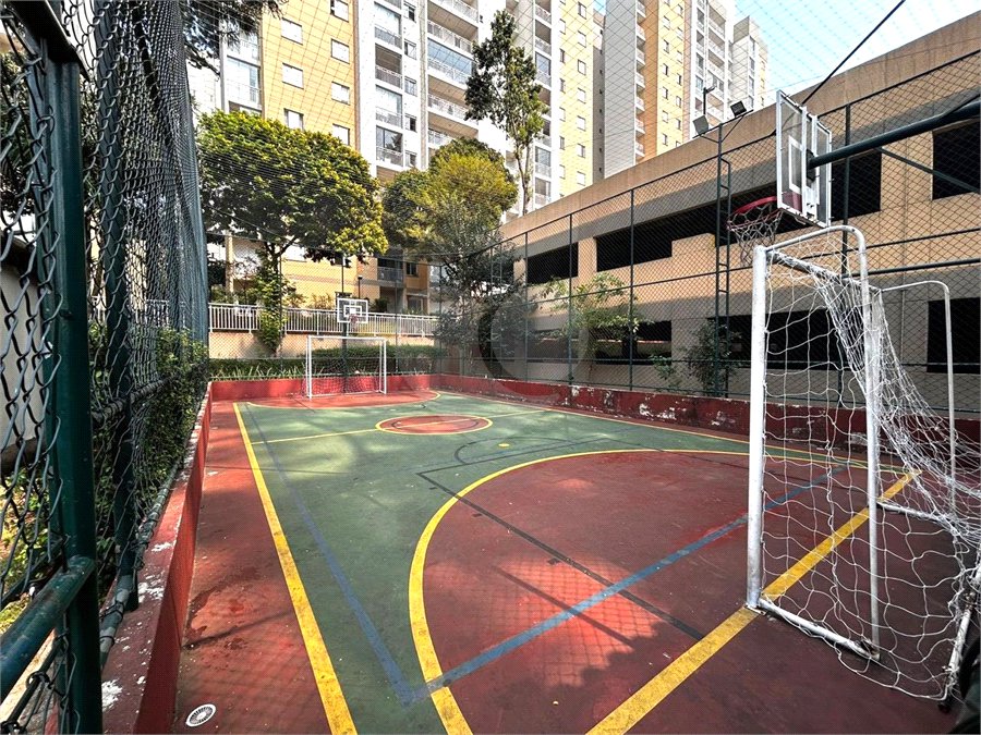 Apartamento à venda com 3 quartos, sendo 1 suíte,  em Vila Paulo Silas, São Paulo, SP