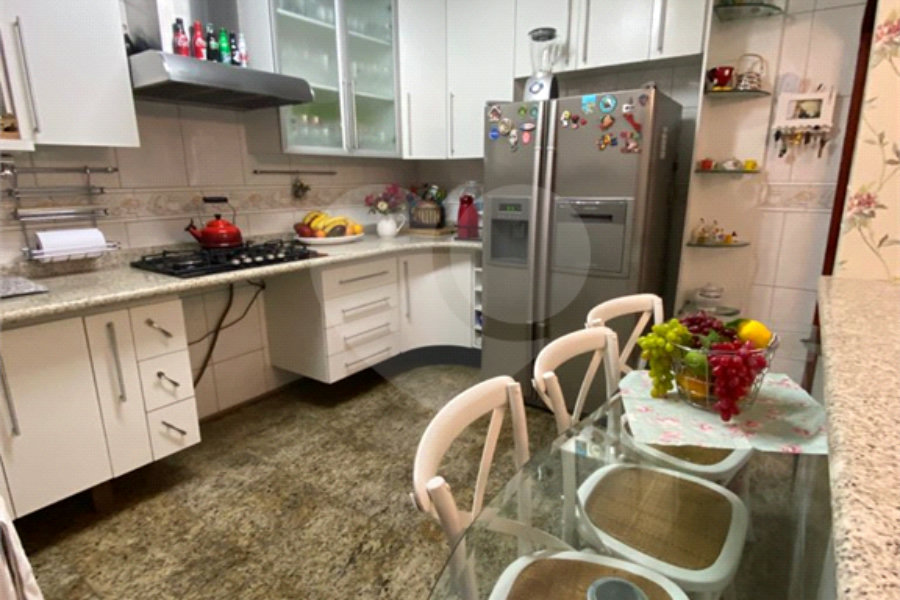 Sobrado à venda com 4 quartos, sendo 1 suíte, em Tremembé, São Paulo, SP