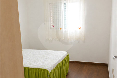 Sobrado à venda com 3 quartos, sendo 1 suíte,  em Vila Linda, Santo André, SP