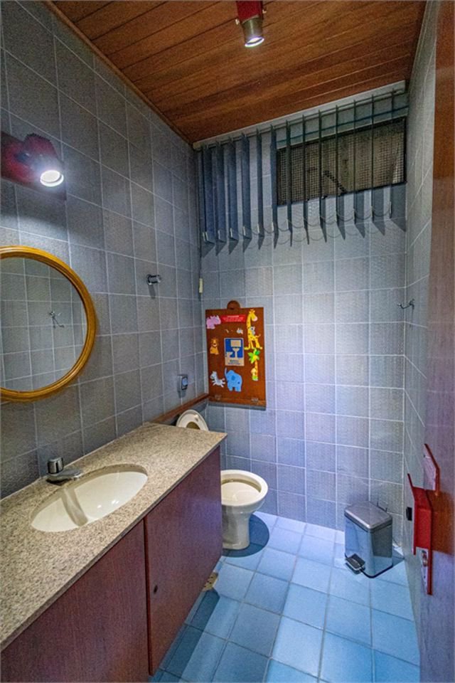 Sala Comercial à Venda na Encruzilhada – 100 M² – Santos/Sp
