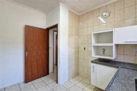 Casa para alugar com 3 quartos, sendo 1 suíte, no condomínio Santa Mônica, Atibaia - SP