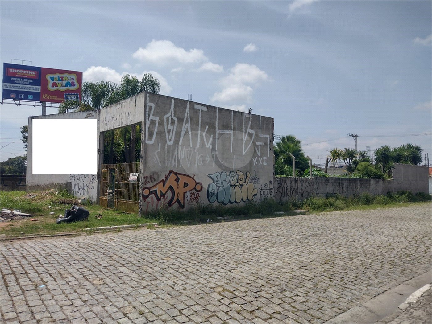 Terreno à venda em Vila Maria de Maggi, Suzano, SP