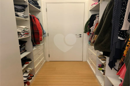 Apartamento à venda com 3 quartos, sendo 2 suítes, em Cidade São Francisco, São Paulo, SP