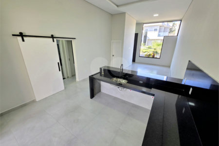 Casa à venda com 3 quartos, sendo 1 suíte, no condomínio Golden Park Residence, Sorocaba - SP