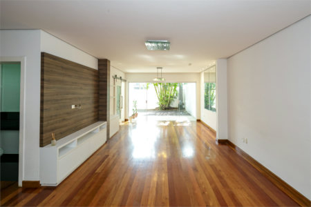 Casa à venda com 3 suítes no condomínio Villaggio Belvedere, São Paulo - SP