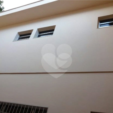 Sobrado à venda com 3 quartos, sendo 1 suíte, em Jardim São Luís, São Paulo, SP