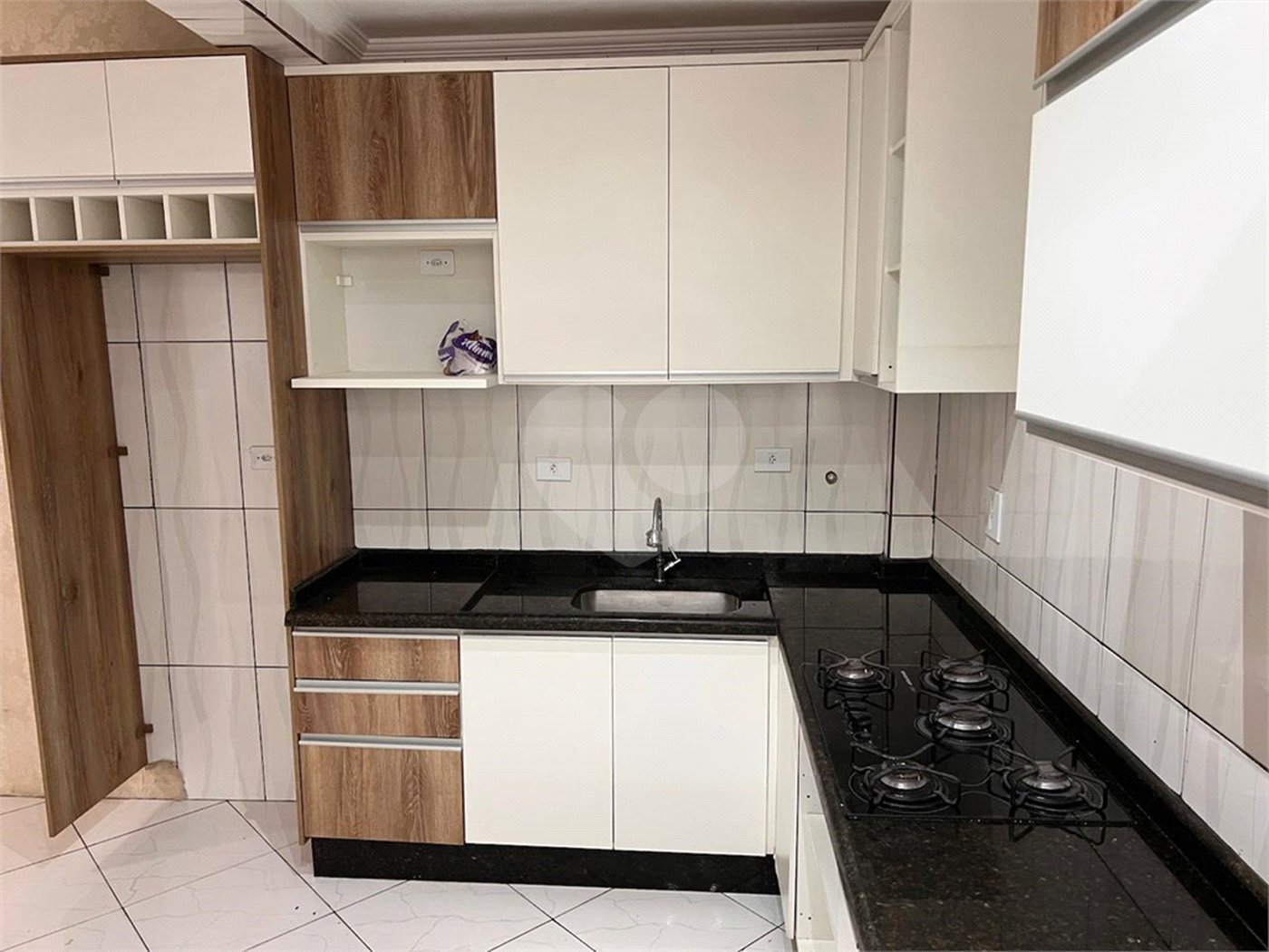 Sobrado à venda com 2 quartos, sendo 1 suíte, em Vila Correa, Ferraz de Vasconcelos, SP
