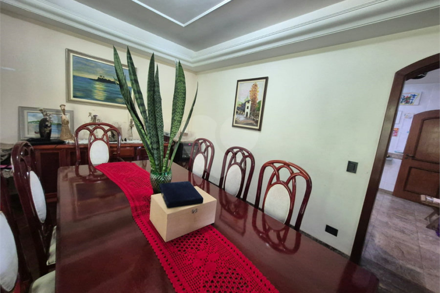 Casa à venda com 3 quartos, sendo 4 suítes, no condomínio Alpes da Cantareira, Mairiporã - SP