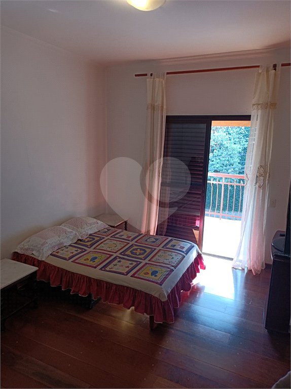 Sobrado à venda com 5 quartos, sendo 4 suítes,  em Rolinópolis, São Paulo, SP