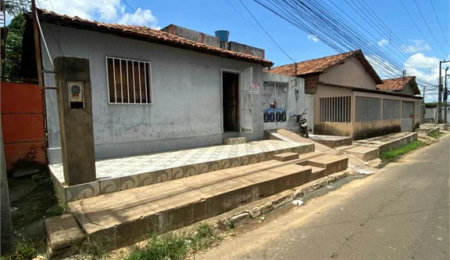 Casa à venda com 3 quartos no Centro, Balsas, MA